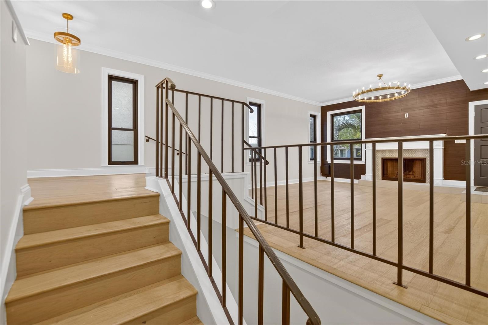 Image 18 of 43 For 162 Davis Boulevard