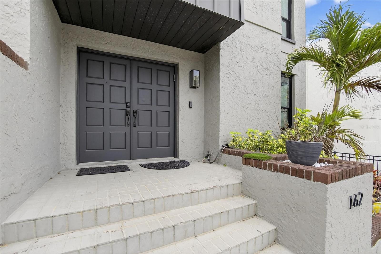 Image 2 of 43 For 162 Davis Boulevard