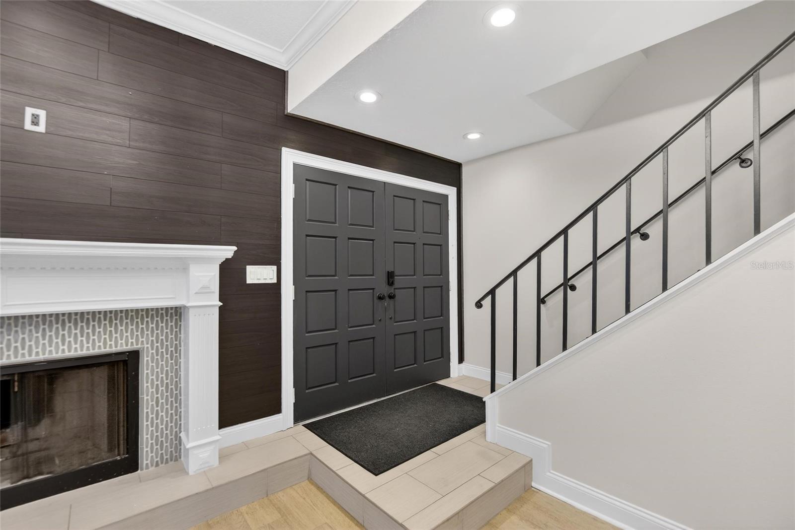 Image 21 of 43 For 162 Davis Boulevard