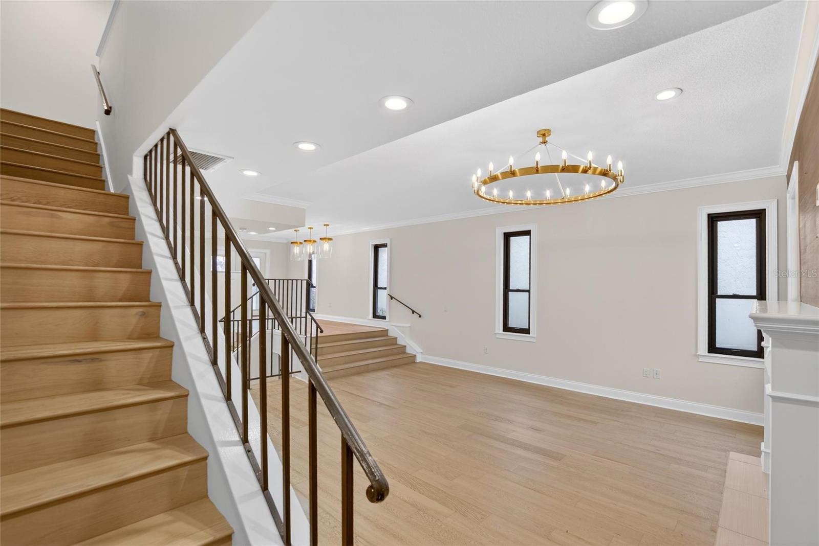 Image 22 of 43 For 162 Davis Boulevard