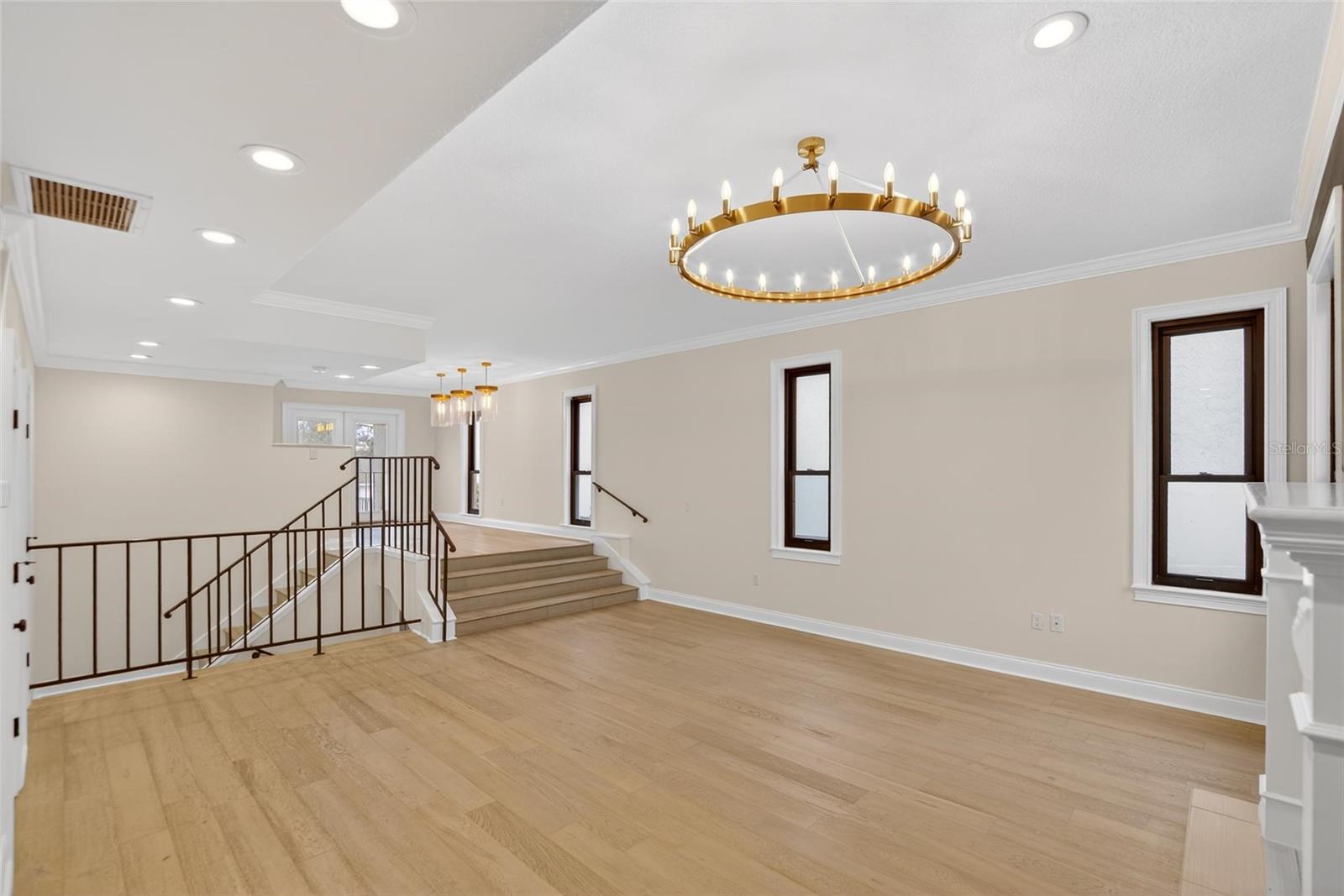 Image 23 of 43 For 162 Davis Boulevard