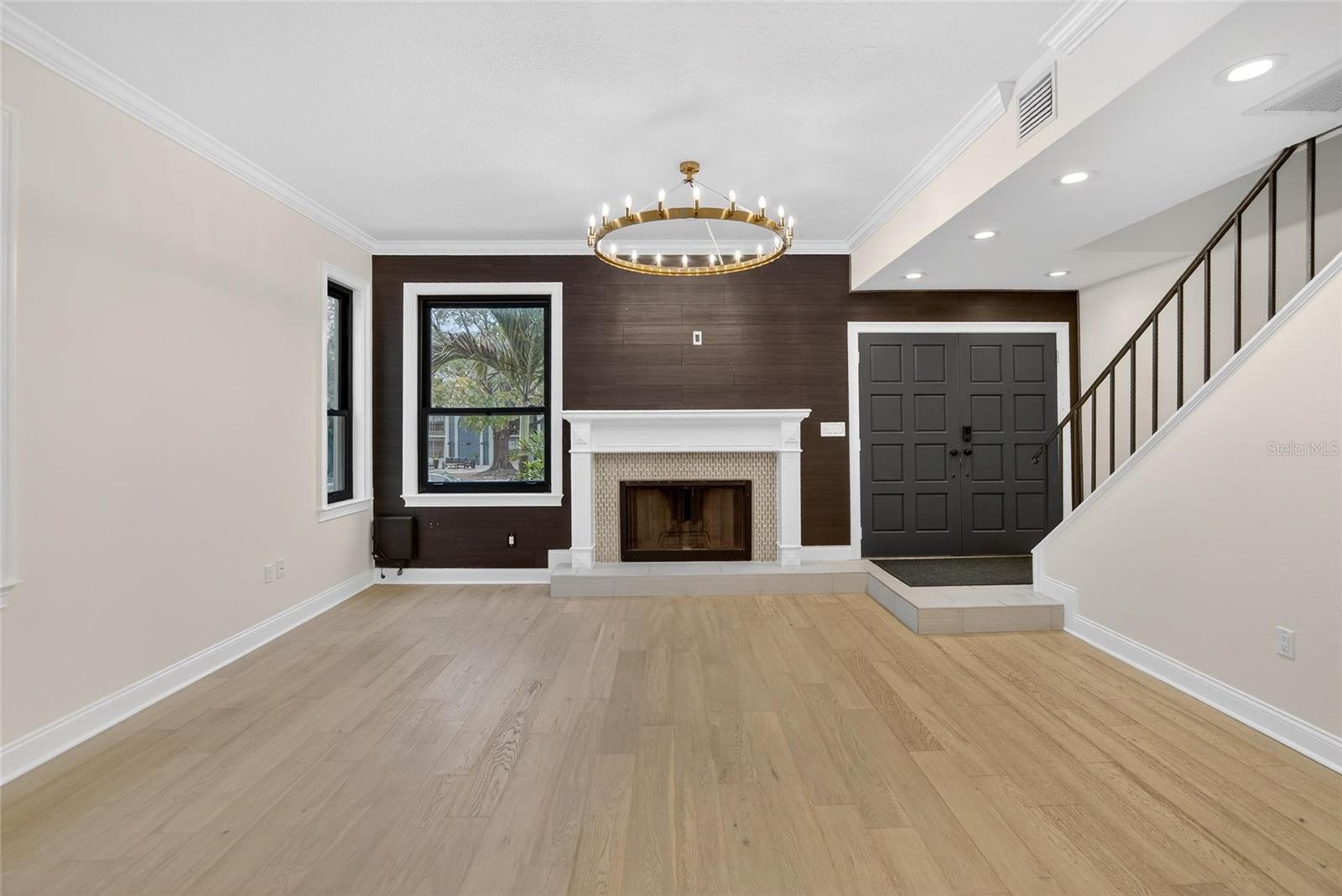 Image 25 of 43 For 162 Davis Boulevard