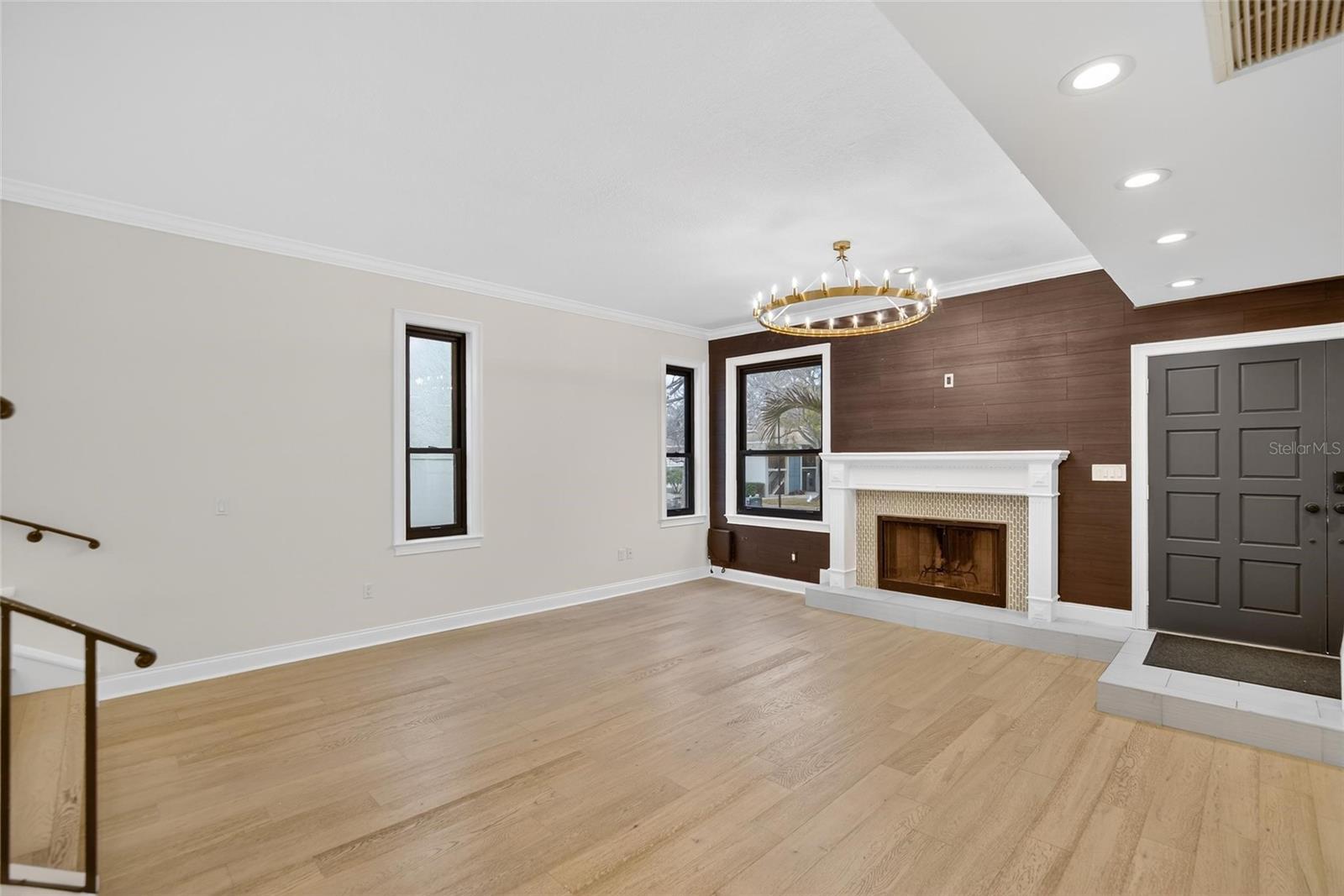 Image 26 of 43 For 162 Davis Boulevard