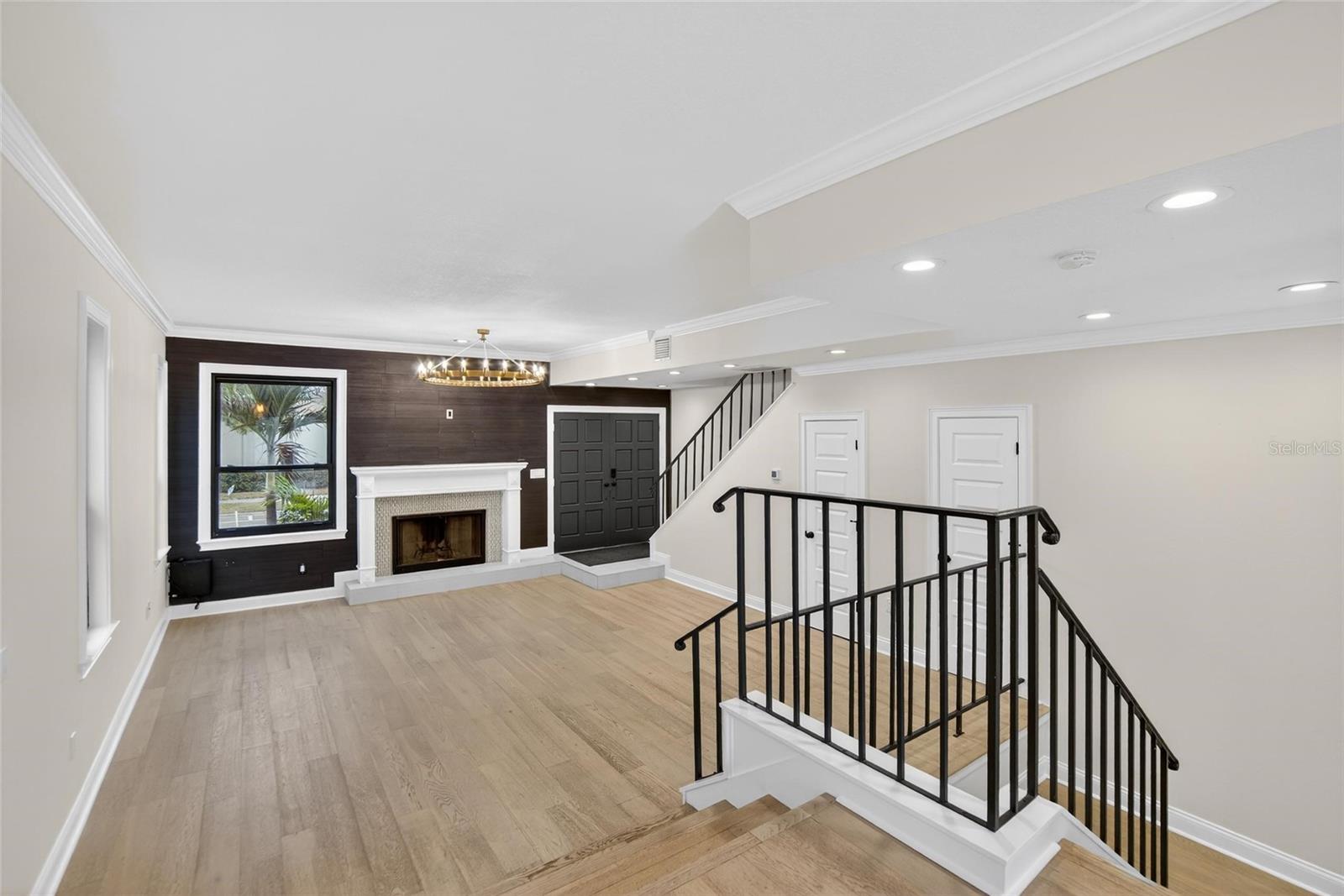 Image 3 of 43 For 162 Davis Boulevard