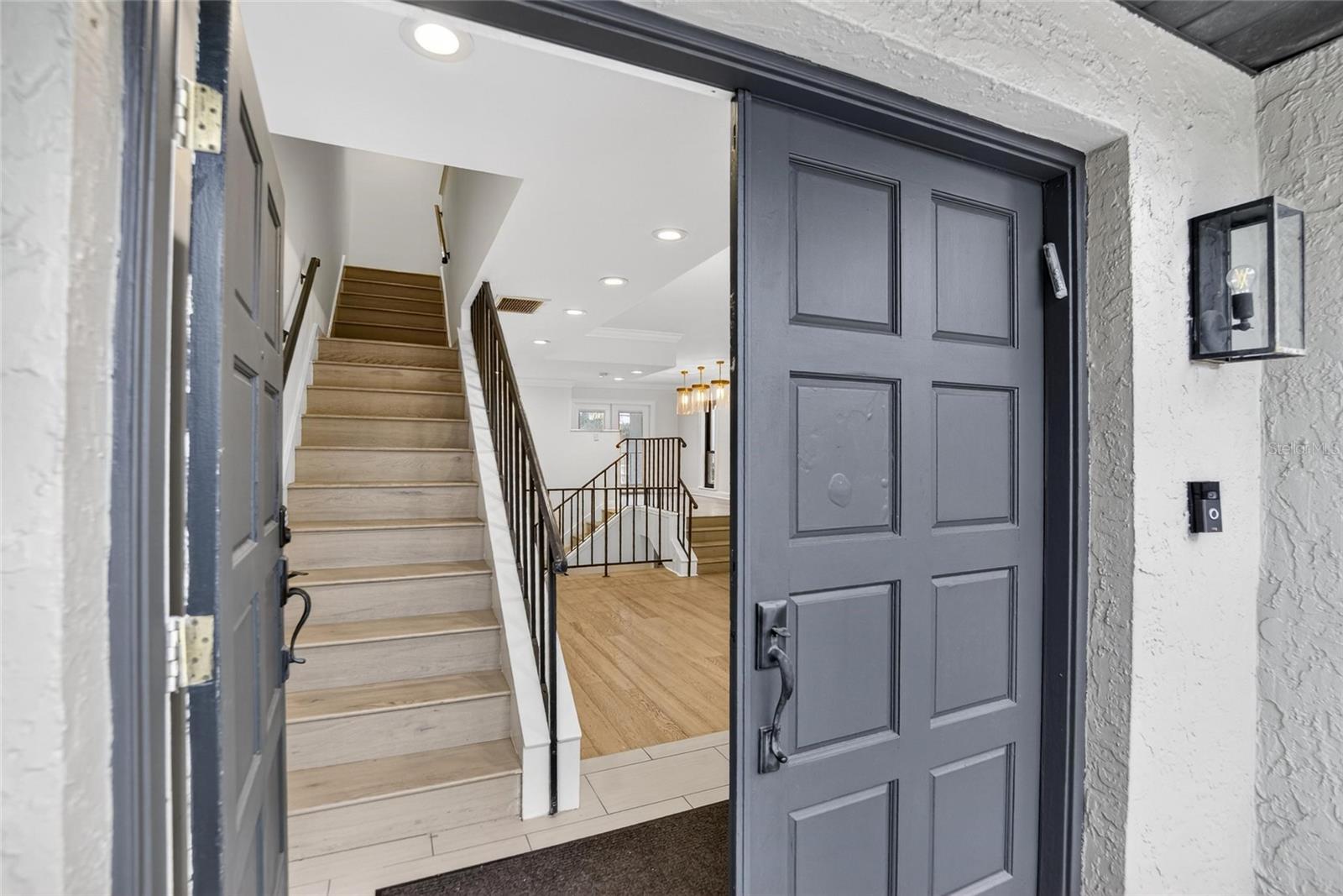 Image 32 of 43 For 162 Davis Boulevard