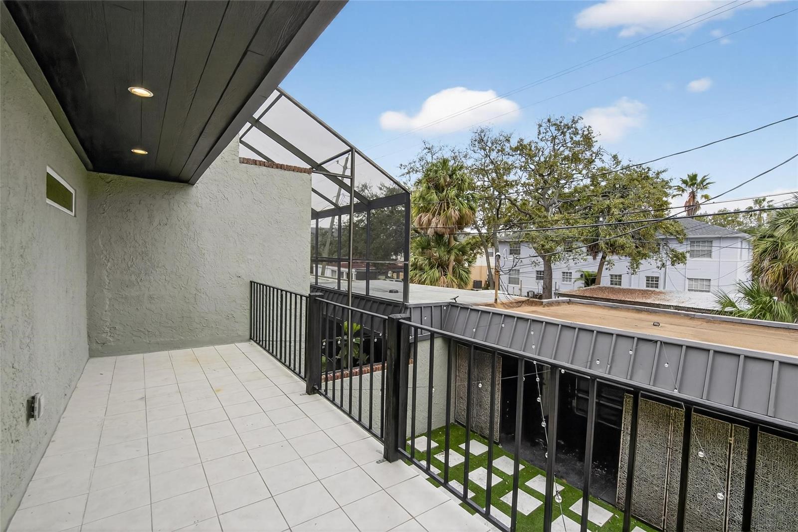 Image 9 of 43 For 162 Davis Boulevard