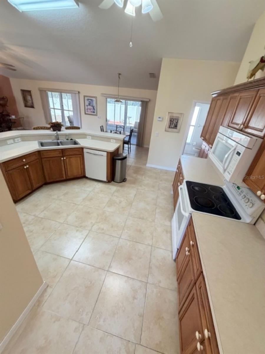 Image 7 of 22 For 515 Gallagher Street Sw