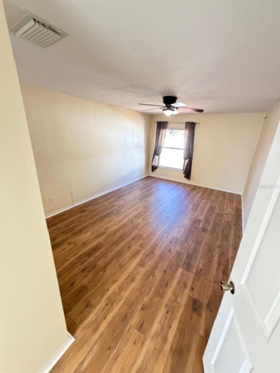 Image 9 of 22 For 515 Gallagher Street Sw