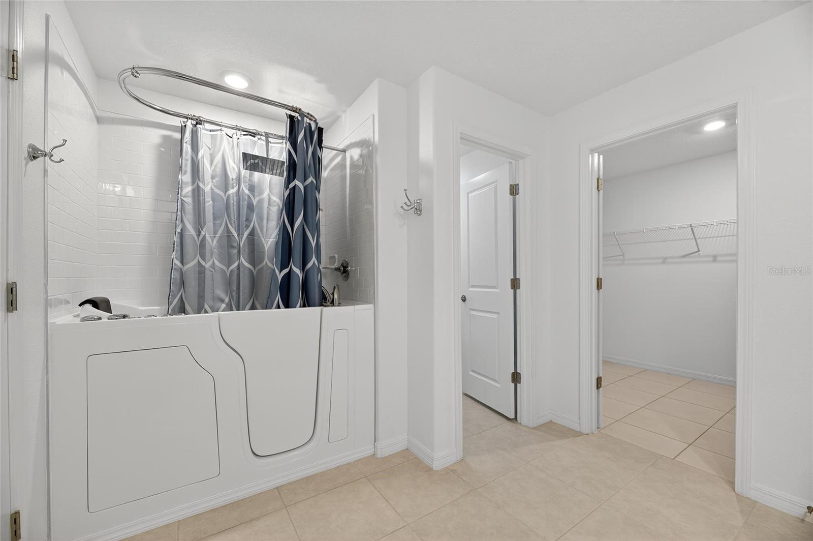 Image 14 of 24 For 15716 Miller Creek Drive