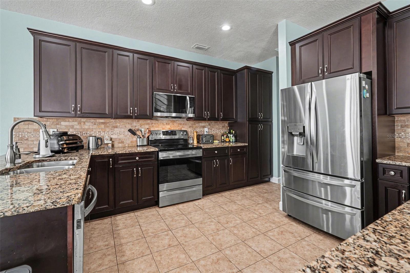 Image 14 of 40 For 10618 Hatteras Drive