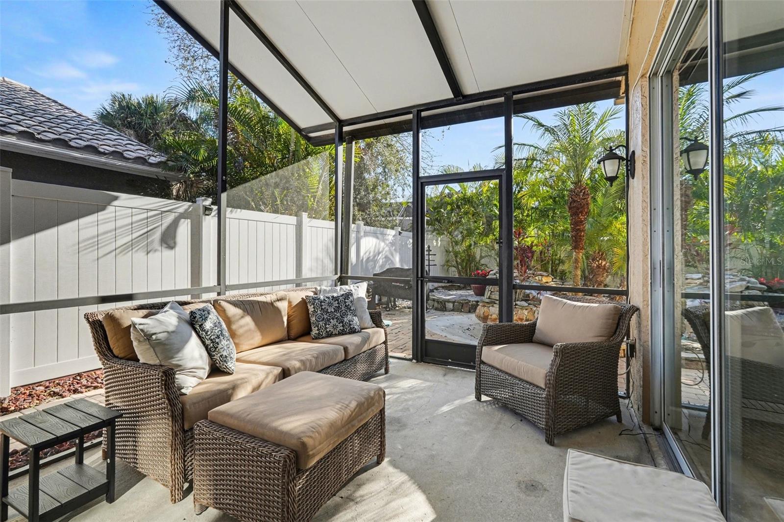 Image 18 of 40 For 10618 Hatteras Drive