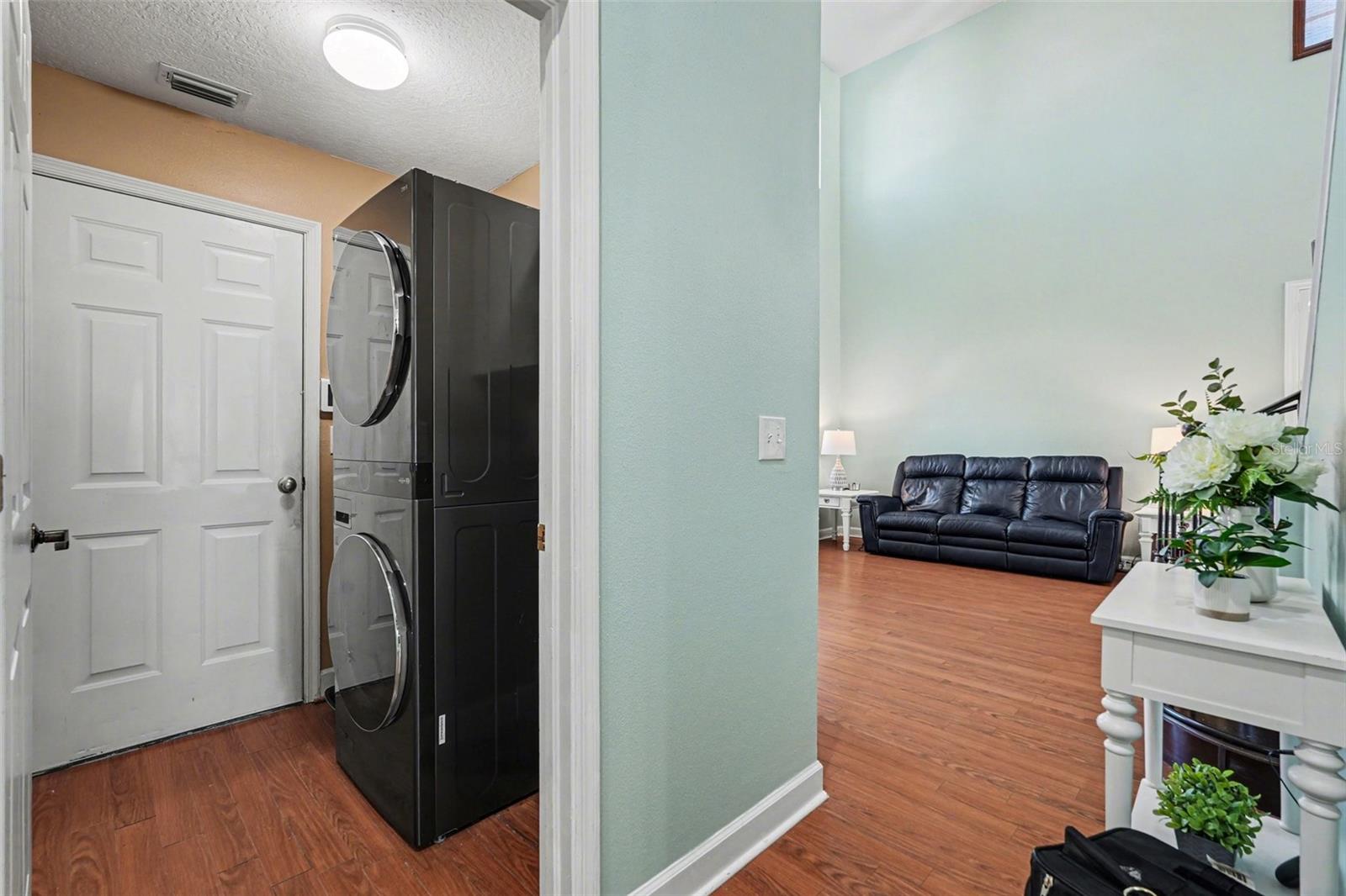 Image 20 of 40 For 10618 Hatteras Drive