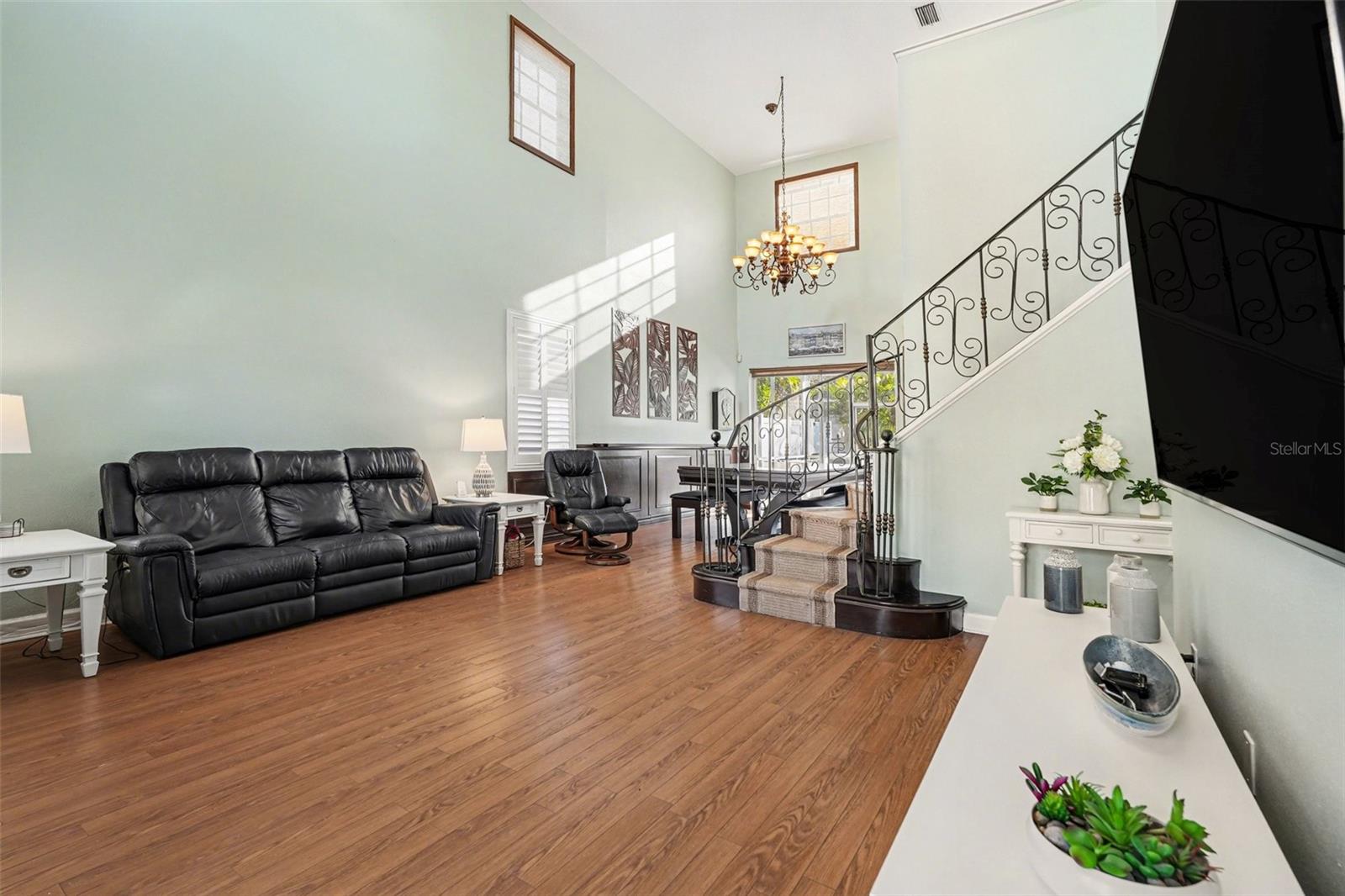 Image 5 of 40 For 10618 Hatteras Drive