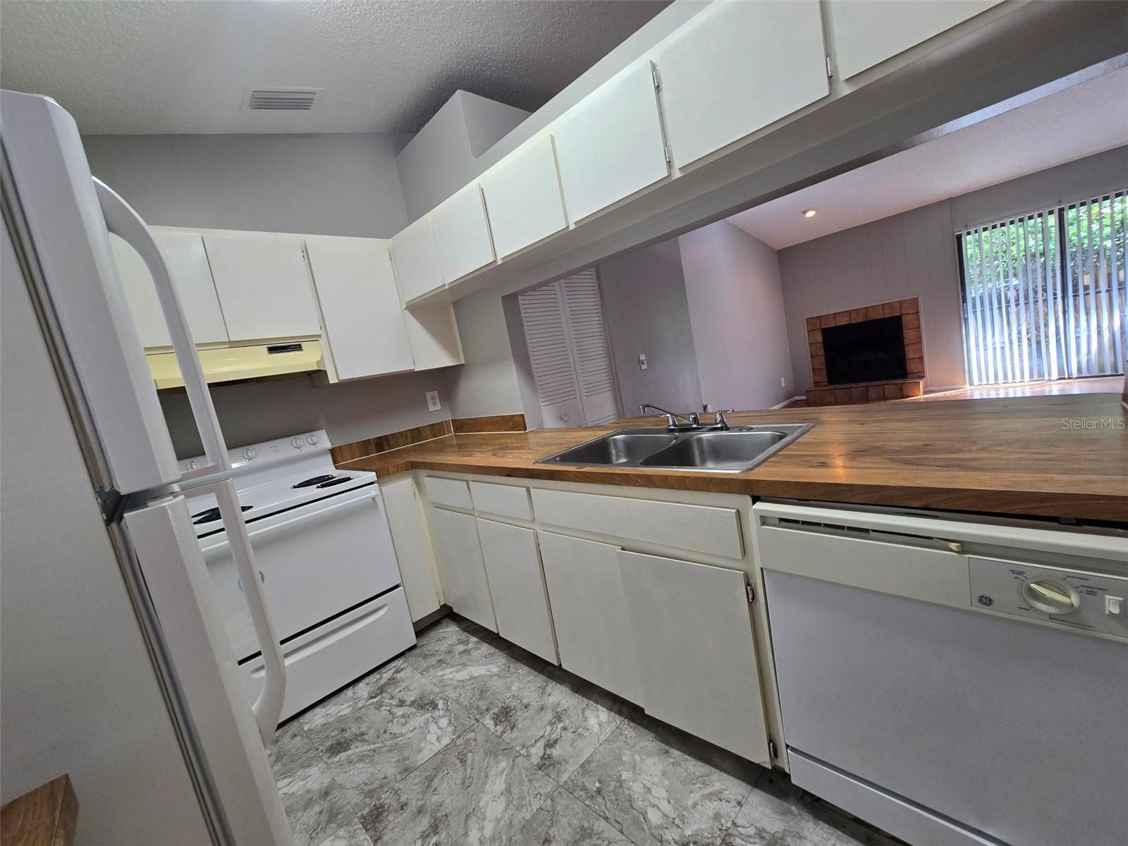 Image 3 of 10 For 920 Otto Villa Place