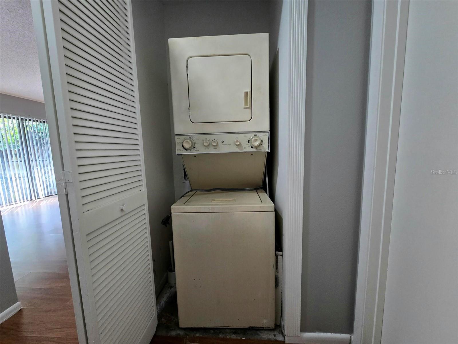 Image 8 of 10 For 920 Otto Villa Place