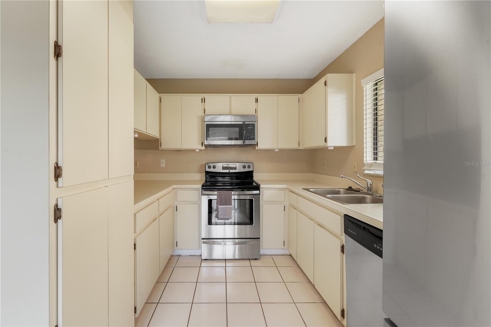 Image 10 of 24 For 15202 Pond Woods Drive