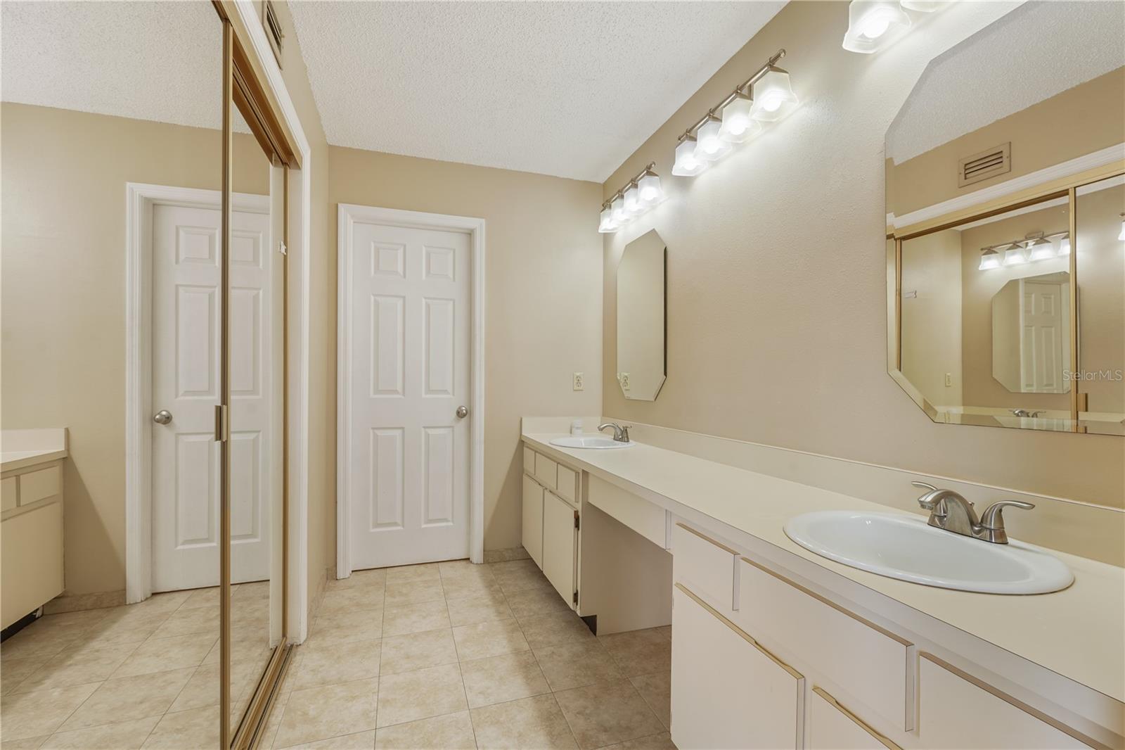 Image 19 of 24 For 15202 Pond Woods Drive