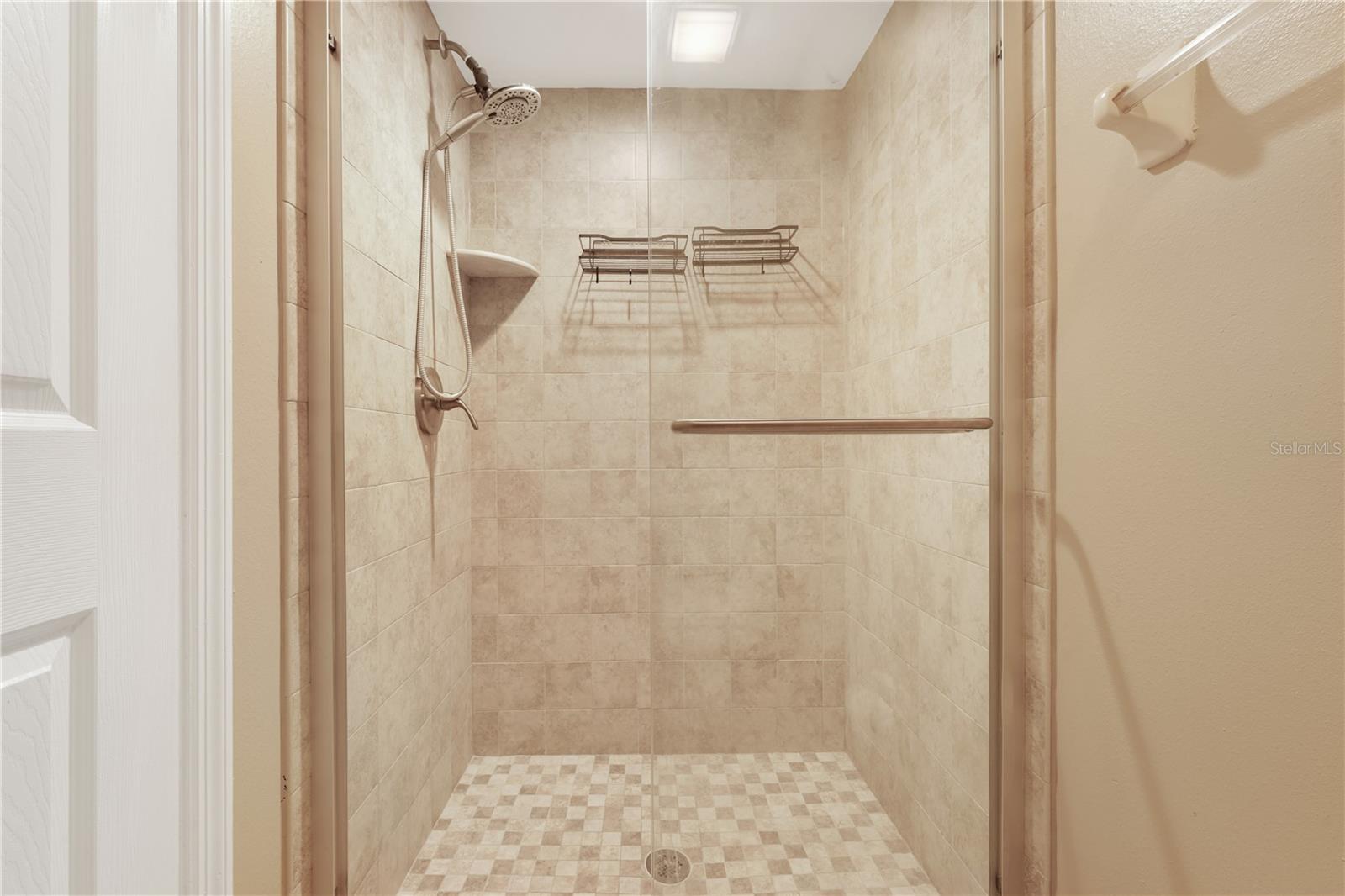 Image 20 of 24 For 15202 Pond Woods Drive