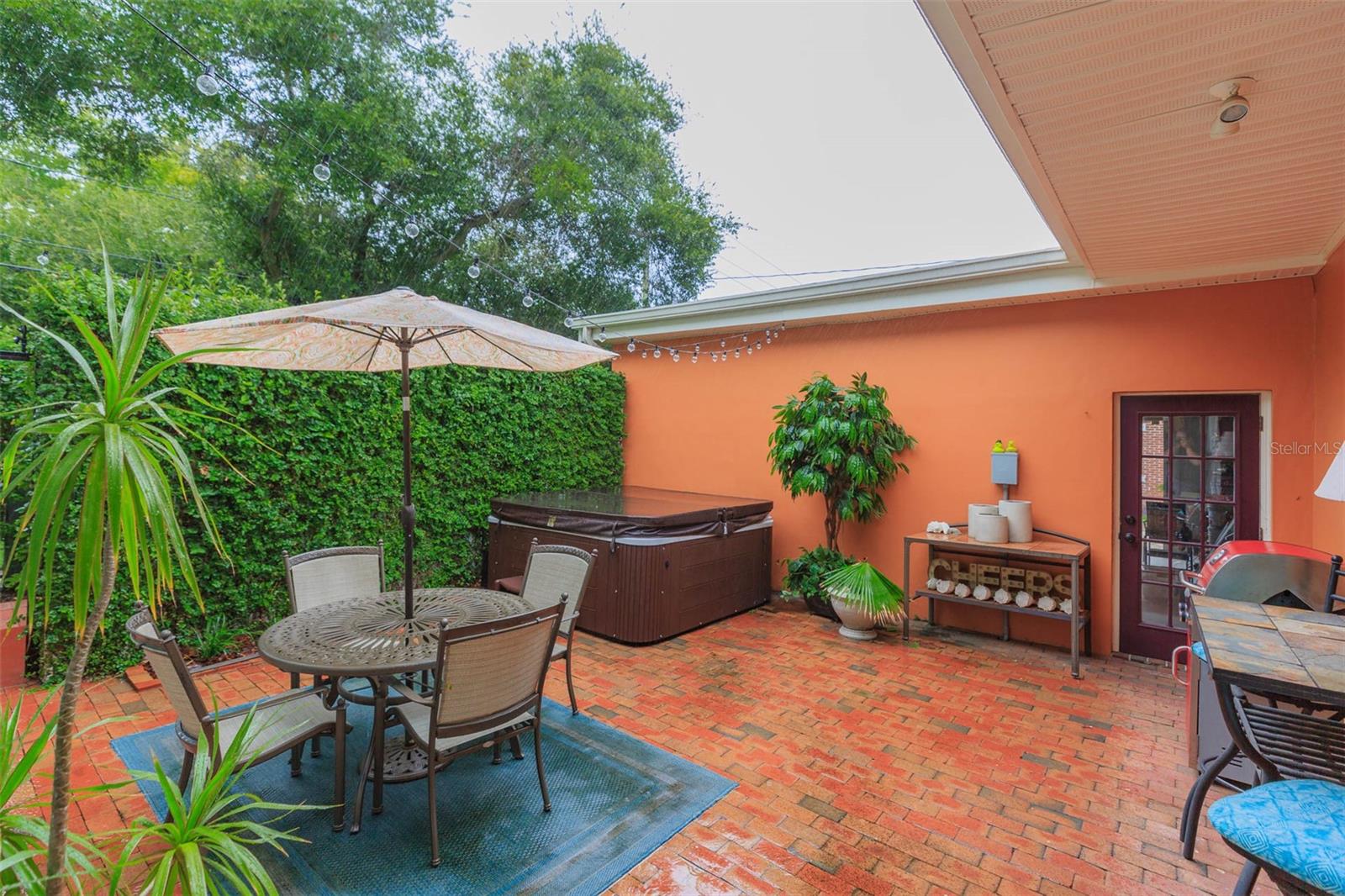 Image 12 of 22 For 702 Bay Street A