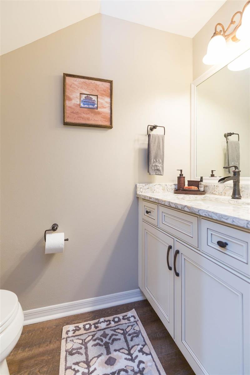 Image 13 of 22 For 702 Bay Street A