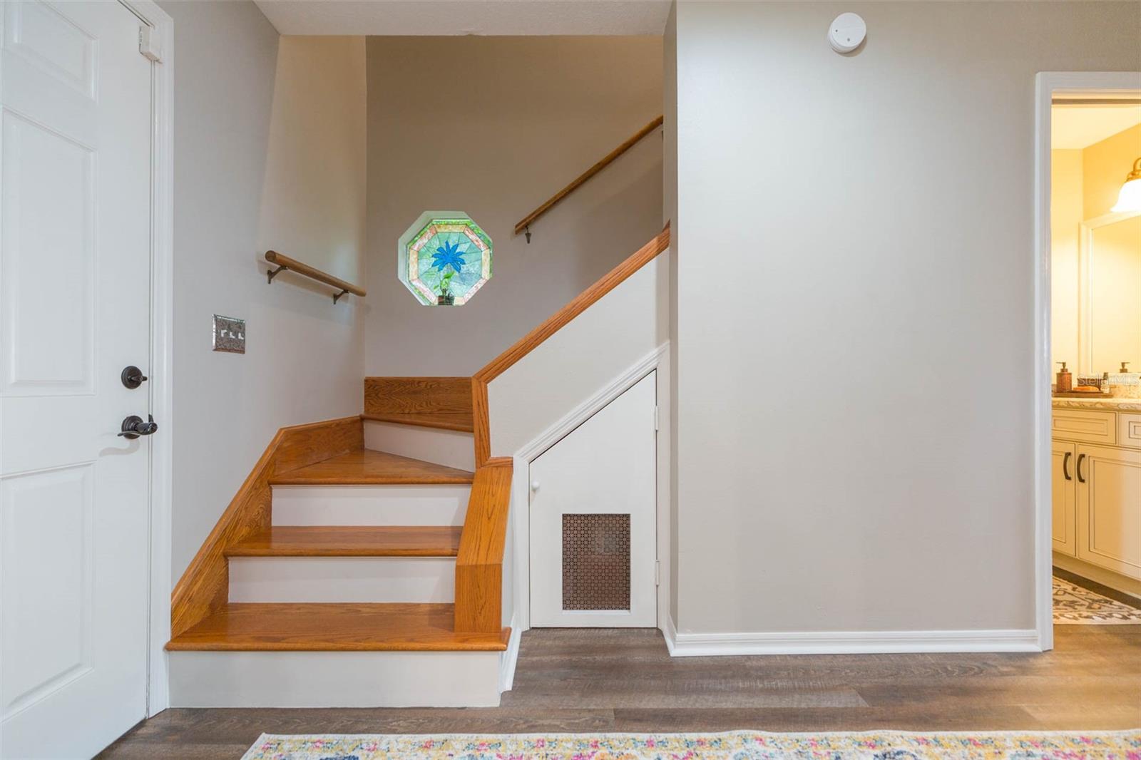 Image 14 of 22 For 702 Bay Street A