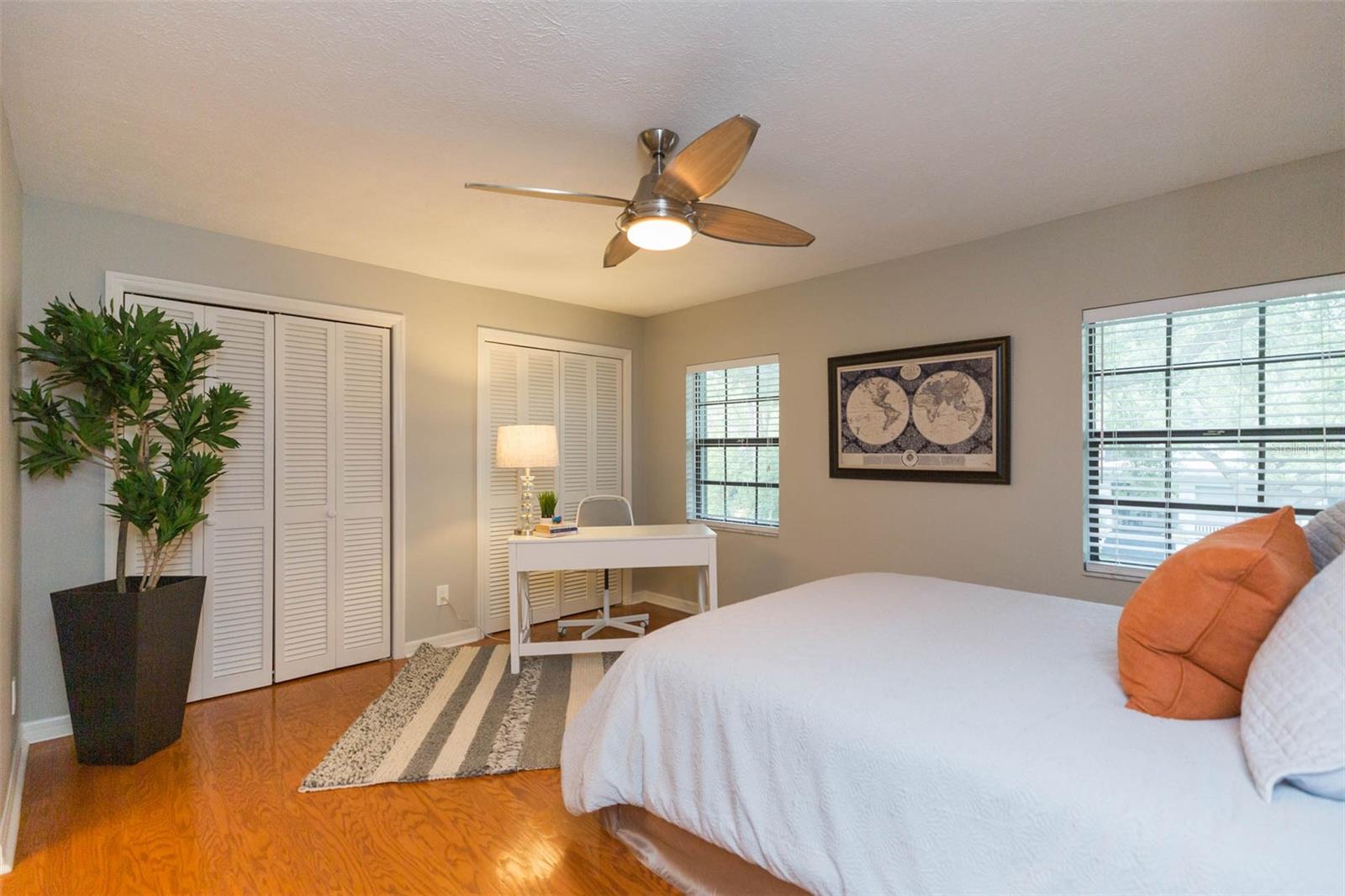 Image 18 of 22 For 702 Bay Street A