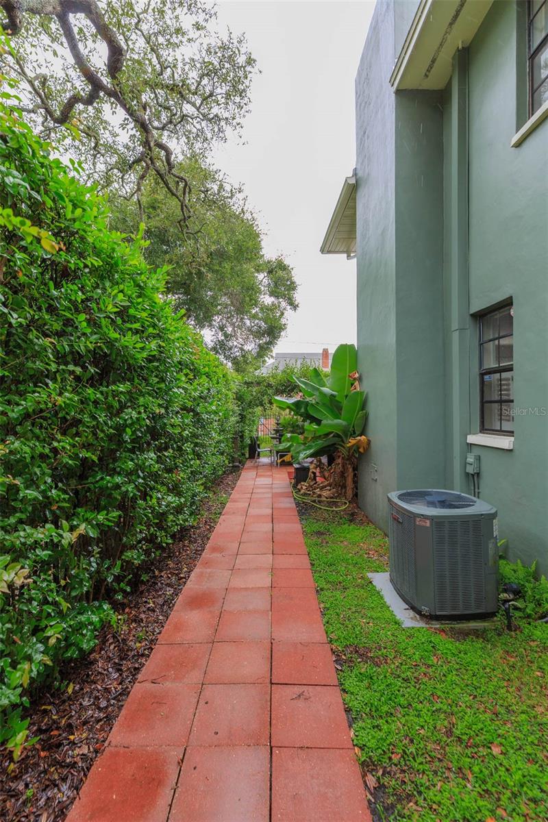 Image 22 of 22 For 702 Bay Street A