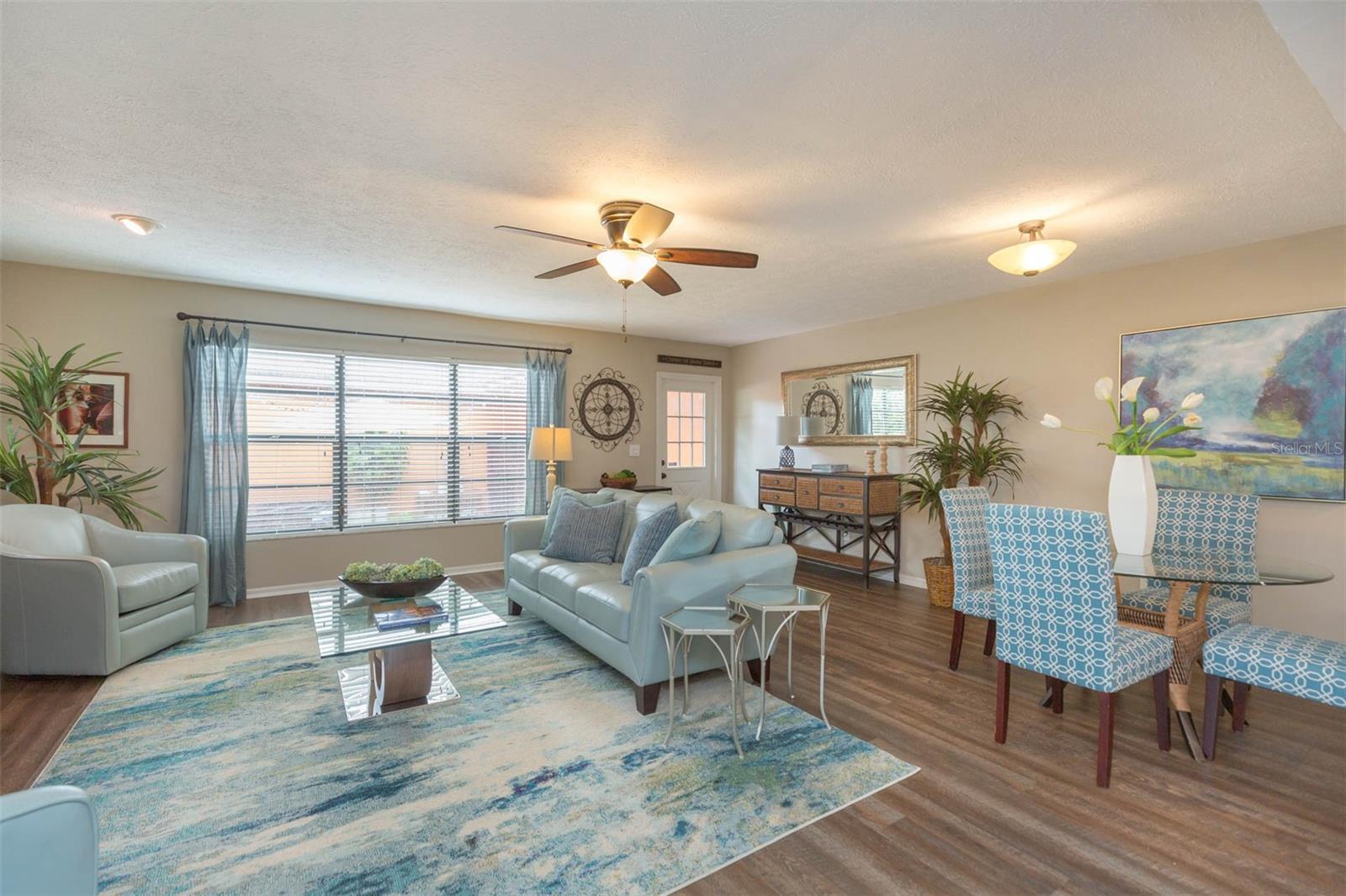 Image 6 of 22 For 702 Bay Street A