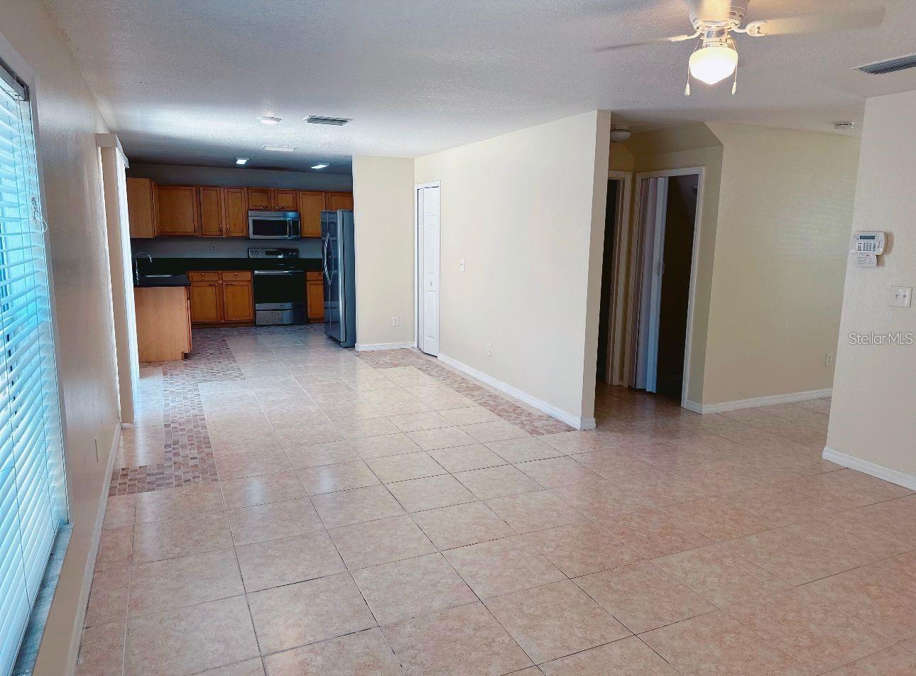 Image 2 of 8 For 2013 Ashley Lakes Drive