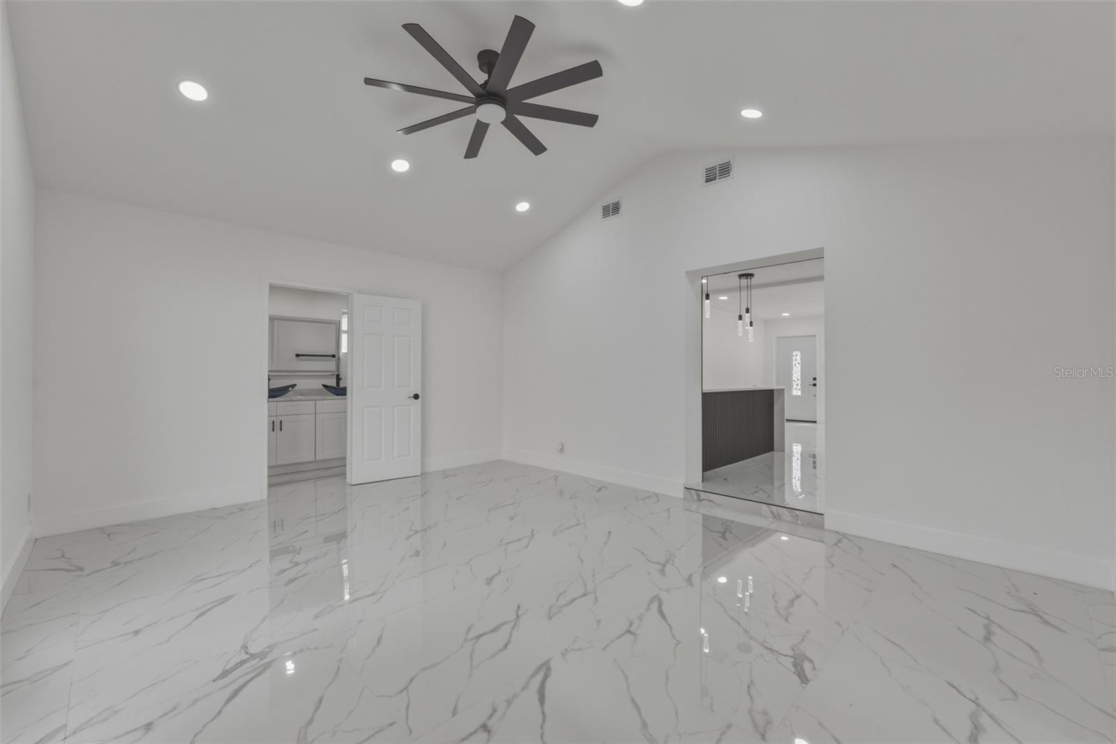 Image 14 of 43 For 1413 May Street