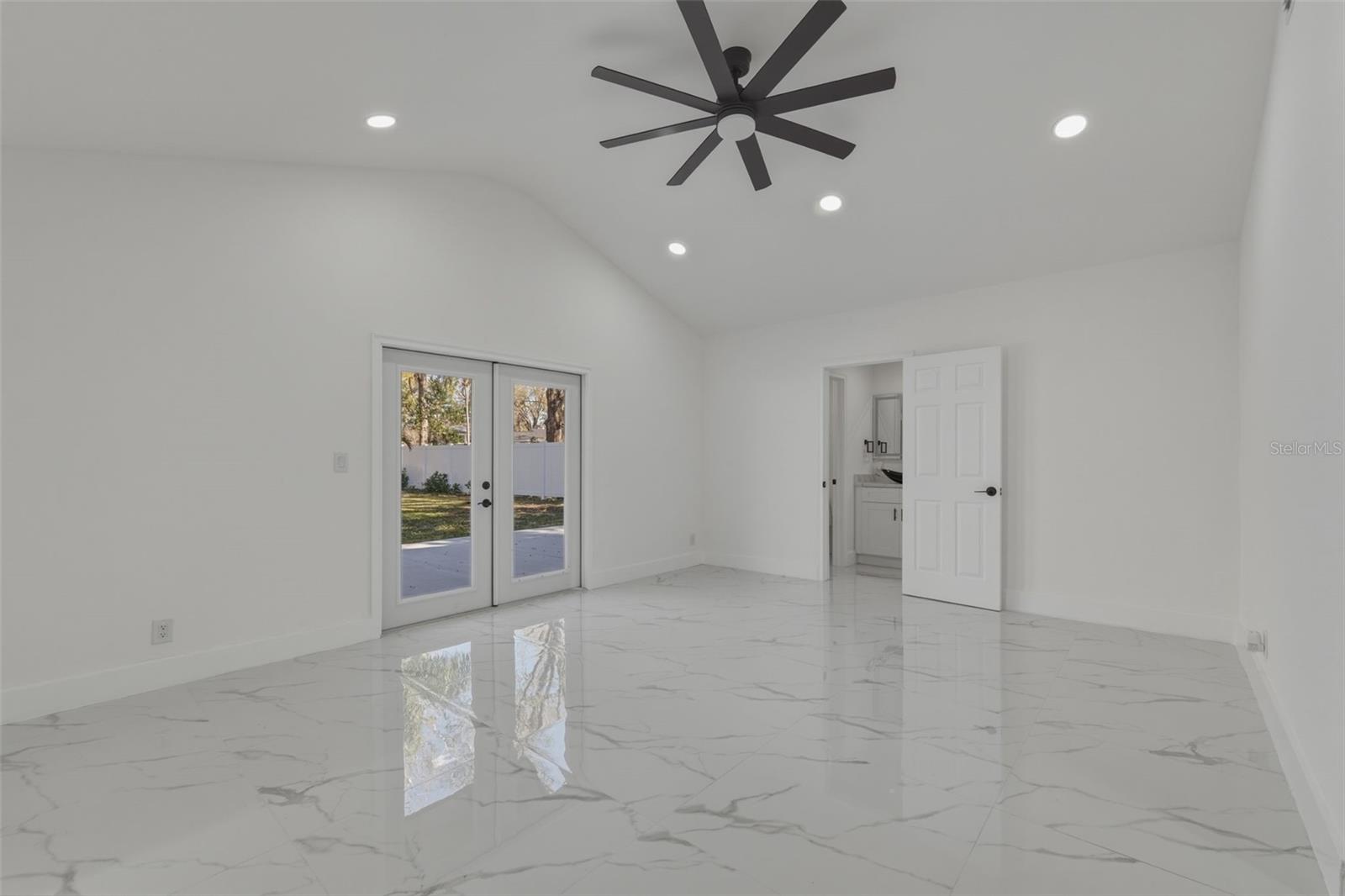 Image 15 of 43 For 1413 May Street