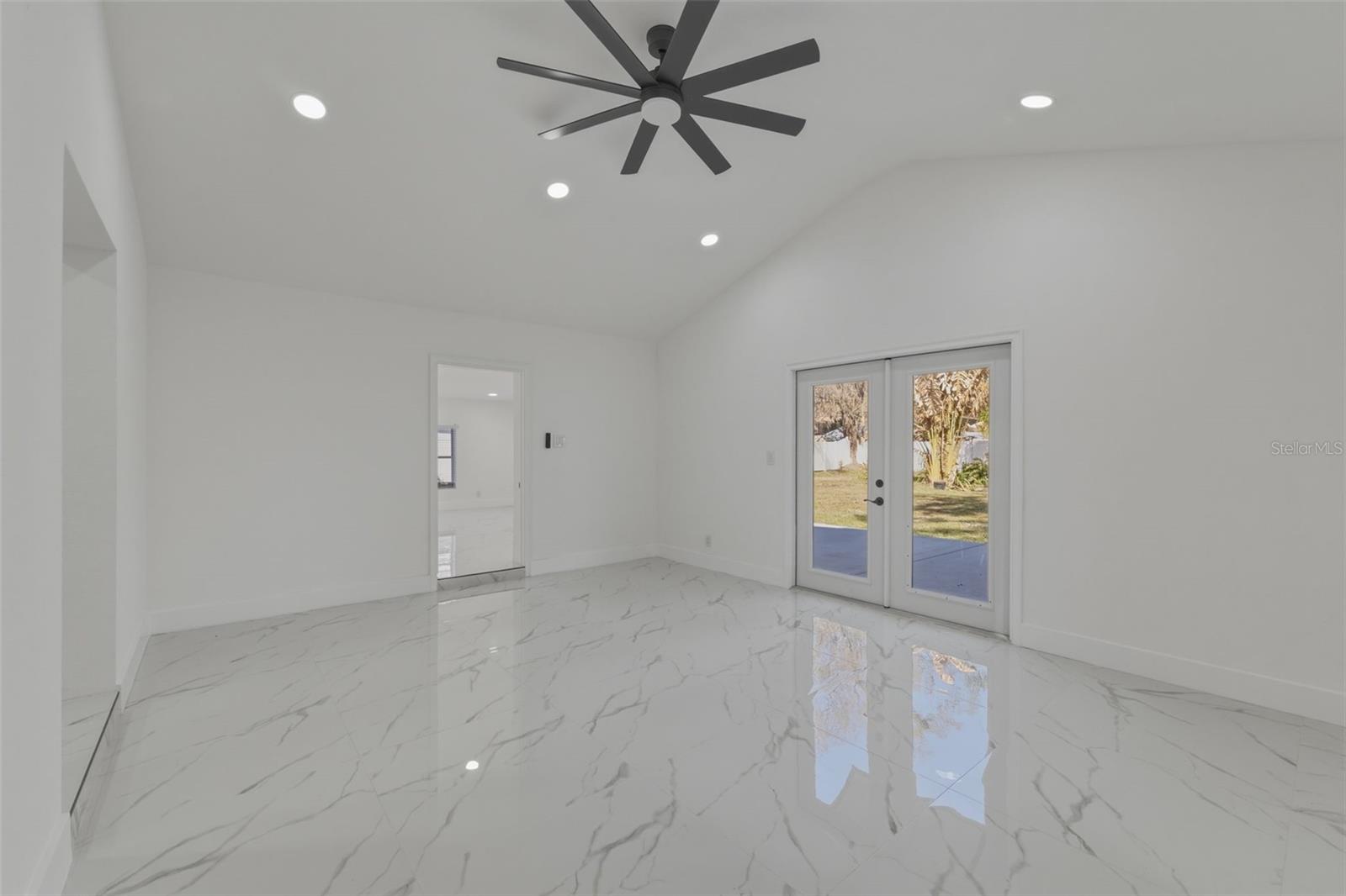 Image 16 of 43 For 1413 May Street