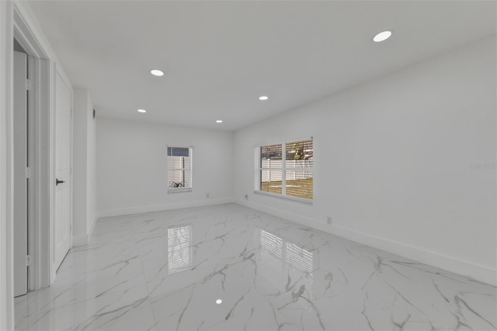 Image 18 of 43 For 1413 May Street