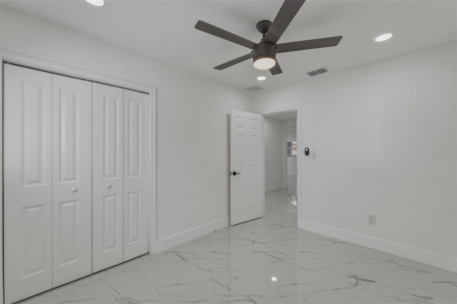 Image 24 of 43 For 1413 May Street