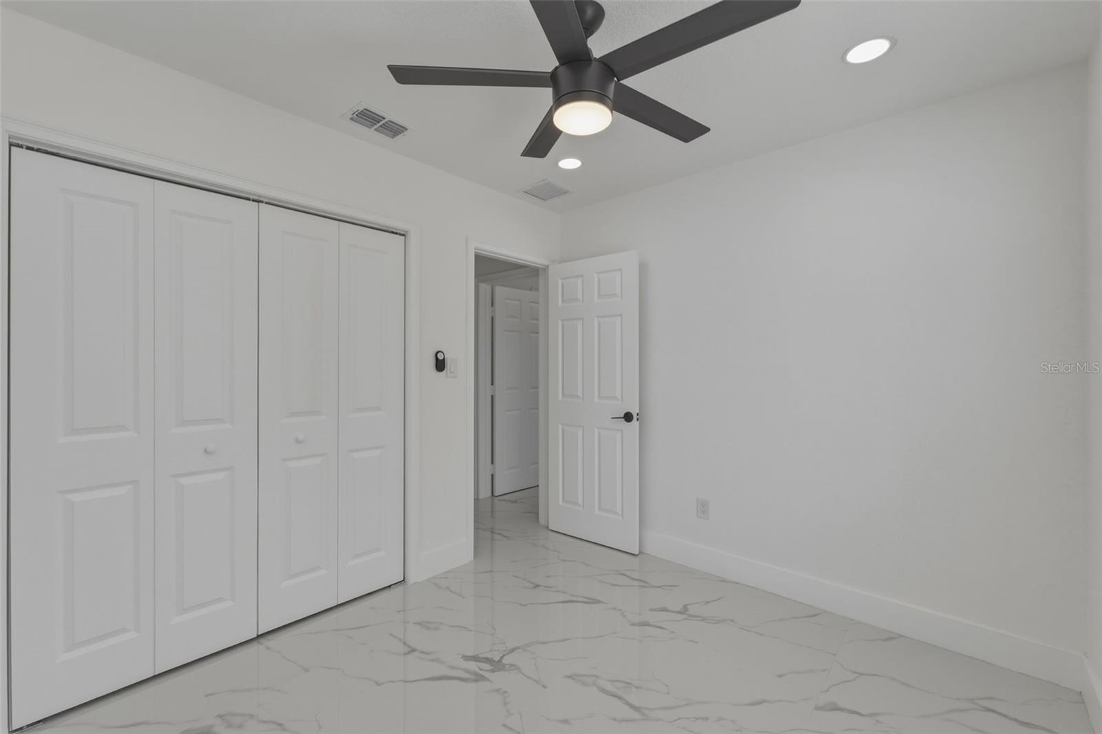 Image 25 of 43 For 1413 May Street