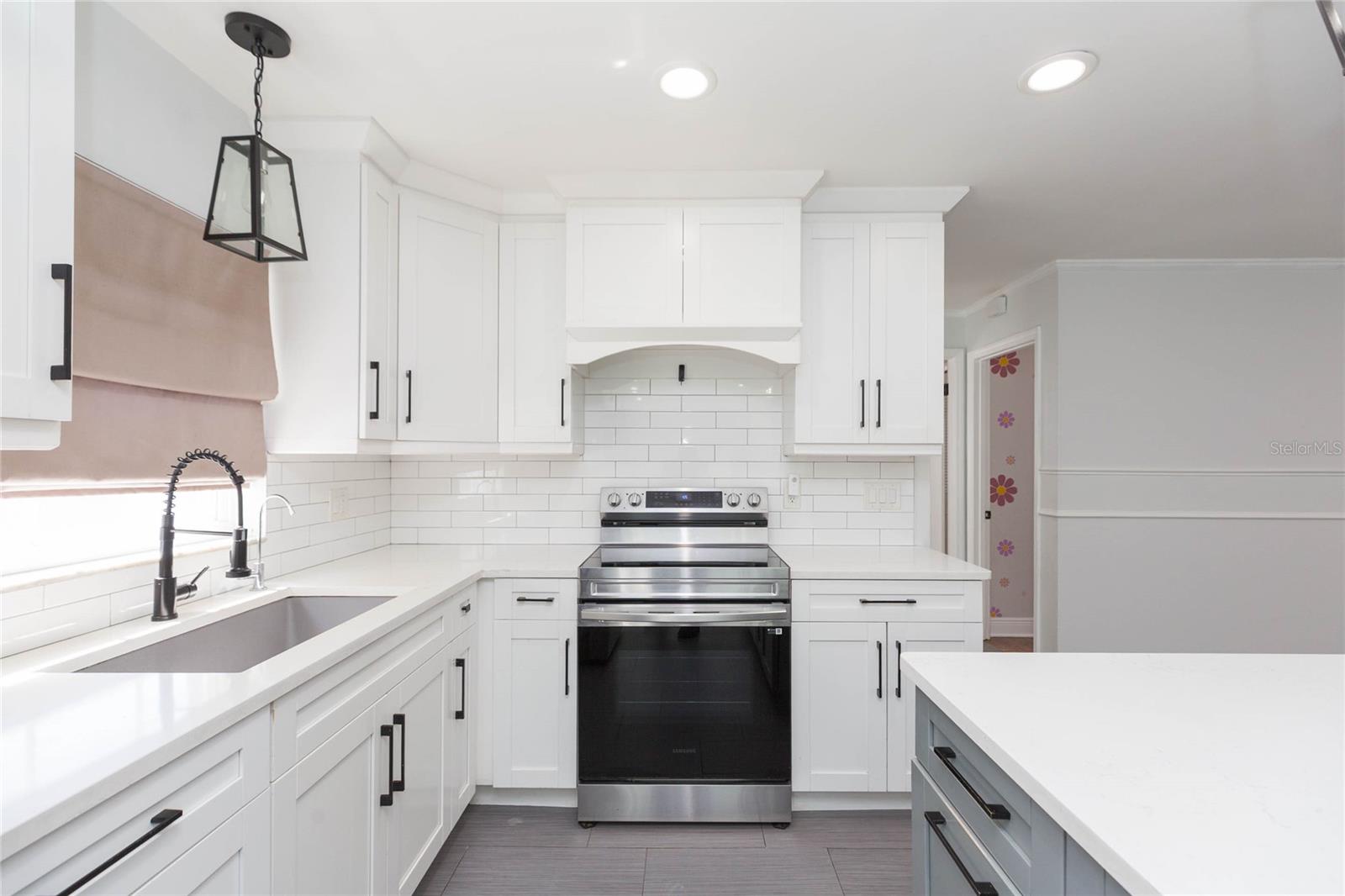 Image 11 of 35 For 2307 Lincoln Court