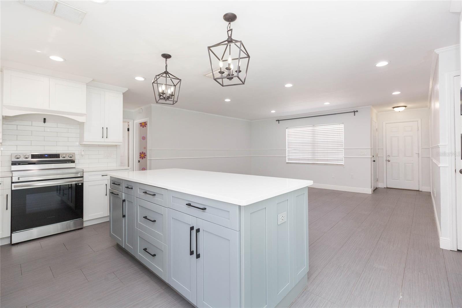 Image 12 of 35 For 2307 Lincoln Court