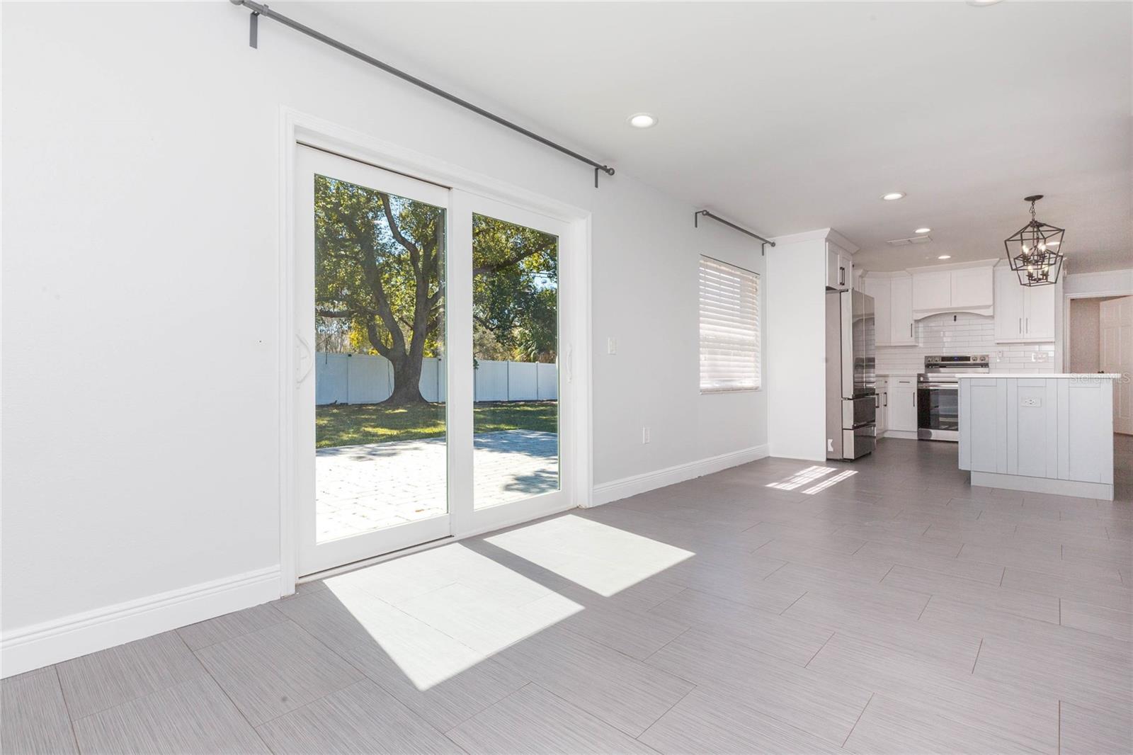 Image 15 of 35 For 2307 Lincoln Court