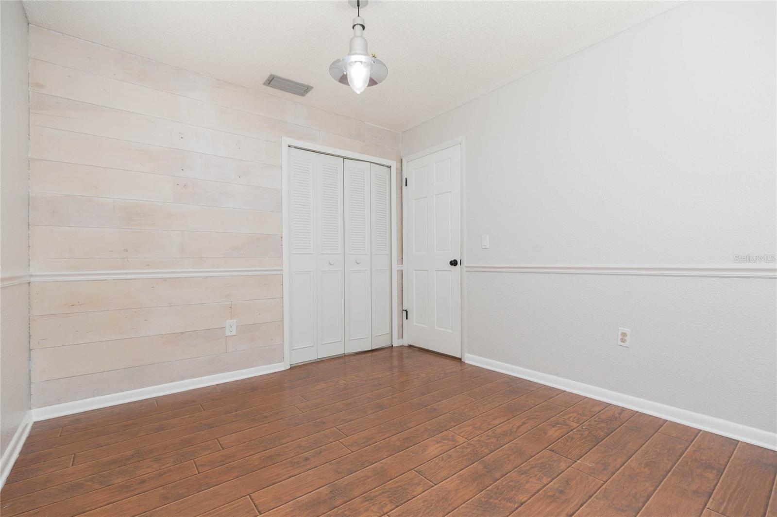 Image 19 of 35 For 2307 Lincoln Court