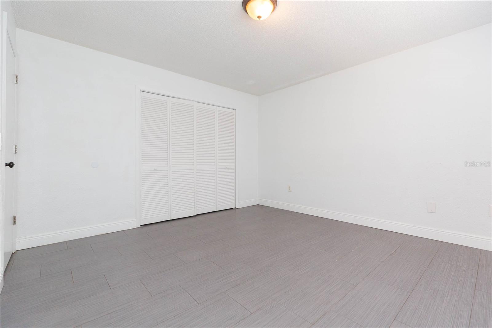 Image 25 of 35 For 2307 Lincoln Court