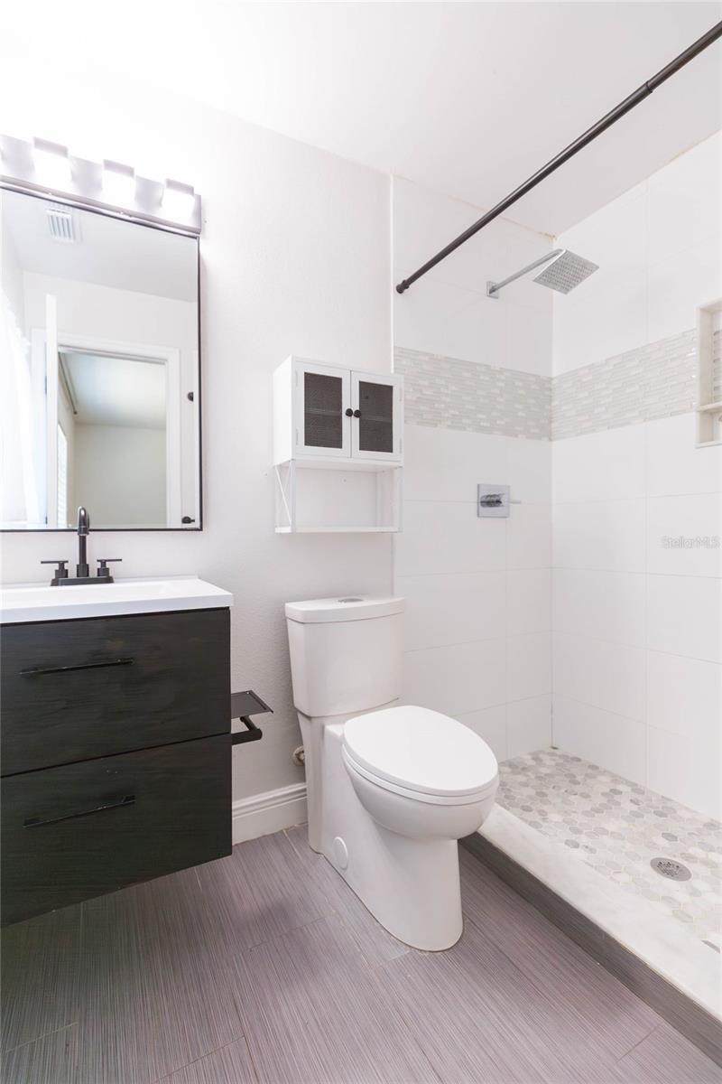 Image 26 of 35 For 2307 Lincoln Court