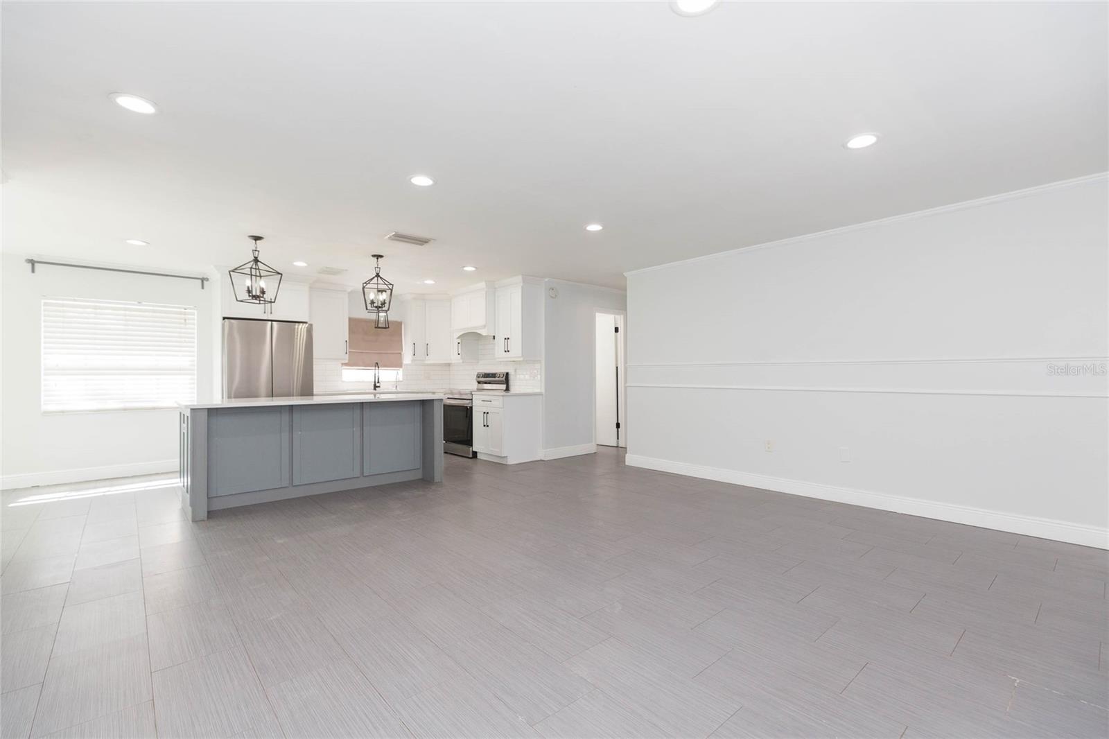 Image 4 of 35 For 2307 Lincoln Court