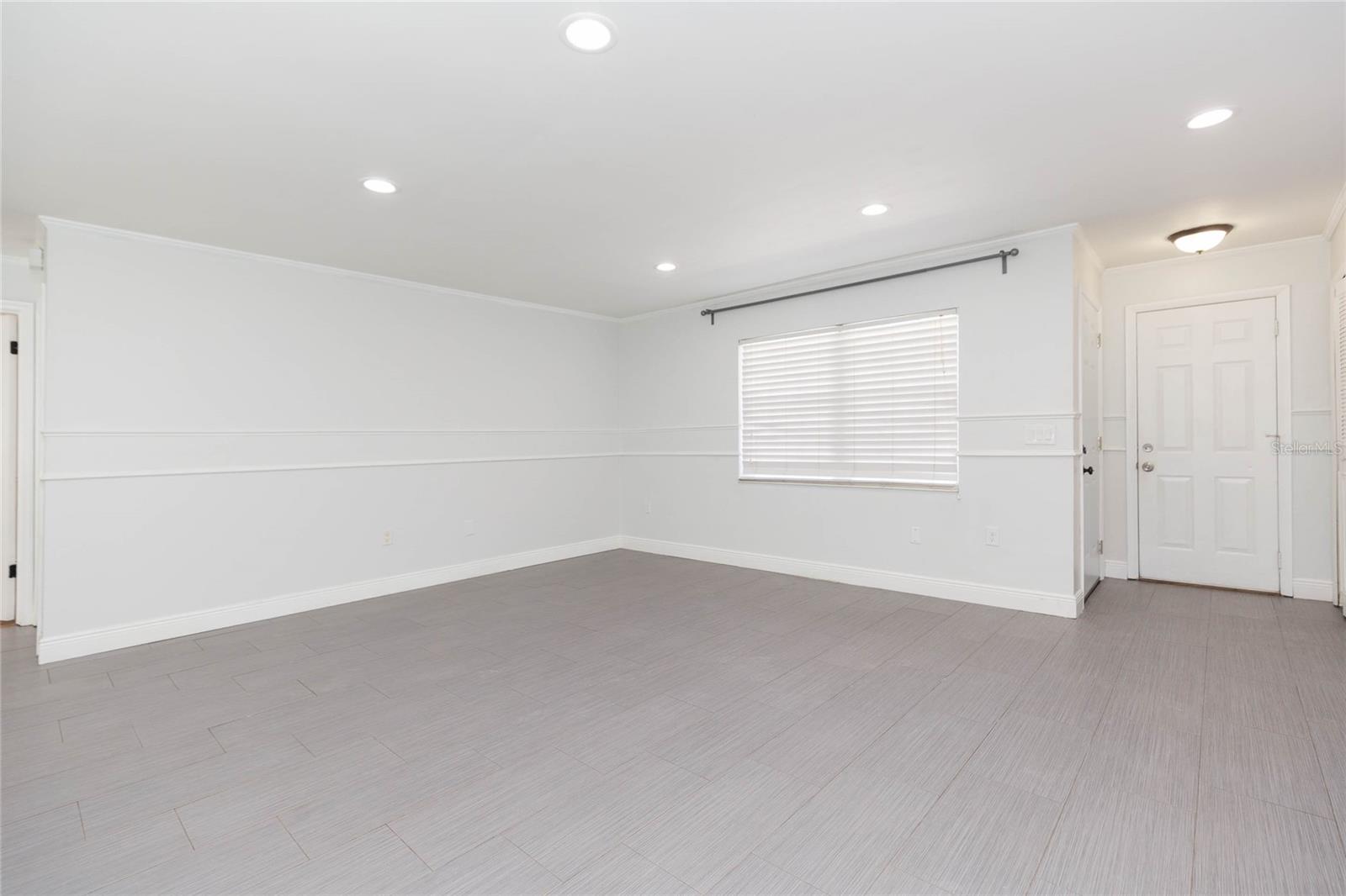 Image 5 of 35 For 2307 Lincoln Court