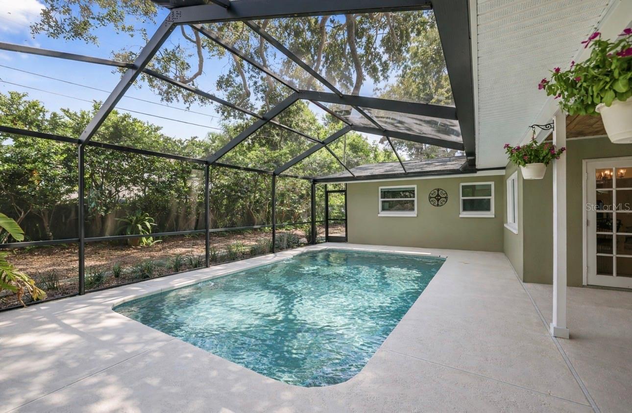 Image 14 of 69 For 2353 Demaret Drive