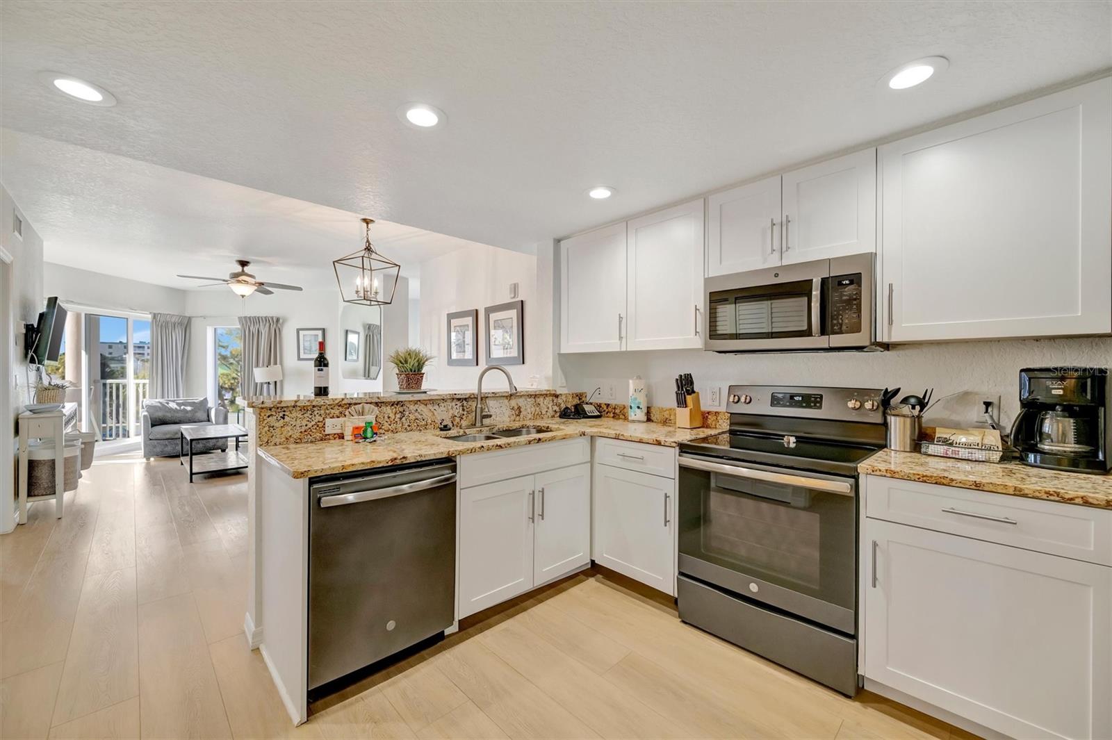 Image 10 of 37 For 12000 Gulf Boulevard 301n