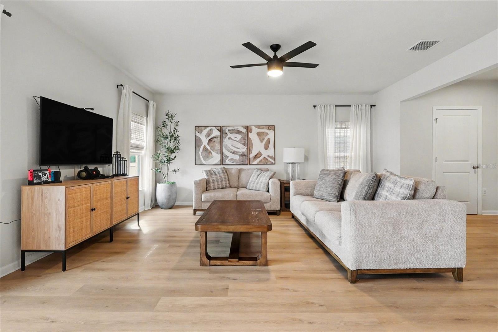 Image 4 of 27 For 136 Piave Street