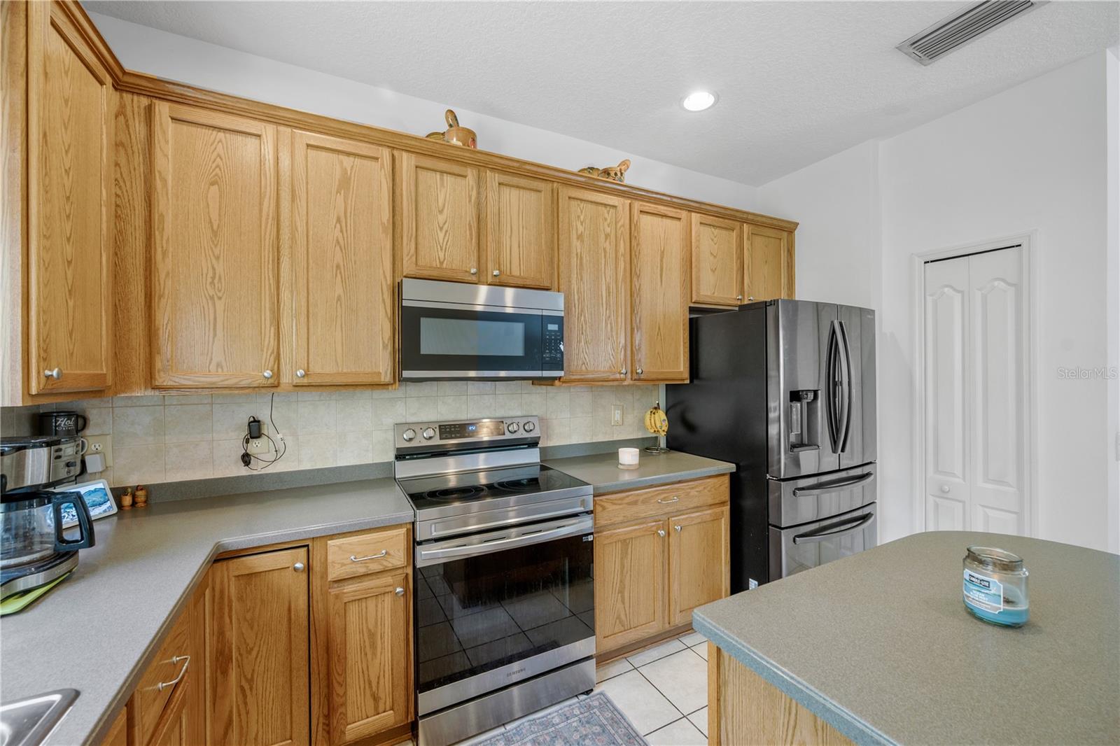 Image 10 of 67 For 3024 Girvan Drive