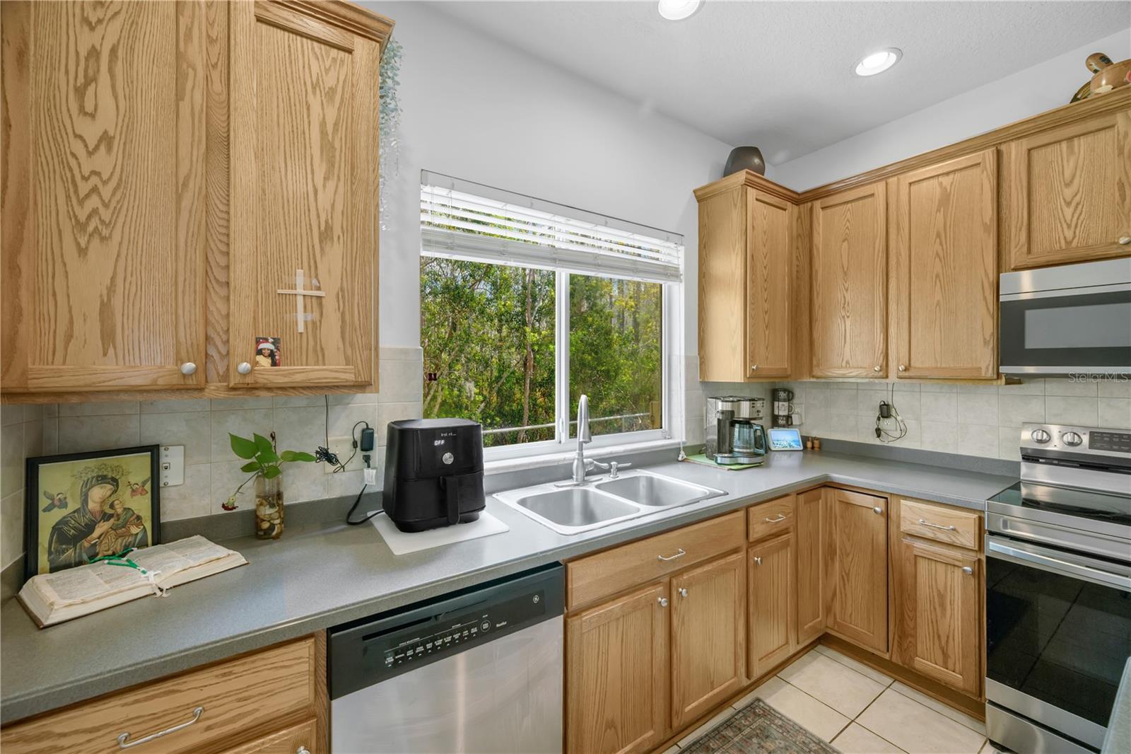 Image 12 of 67 For 3024 Girvan Drive