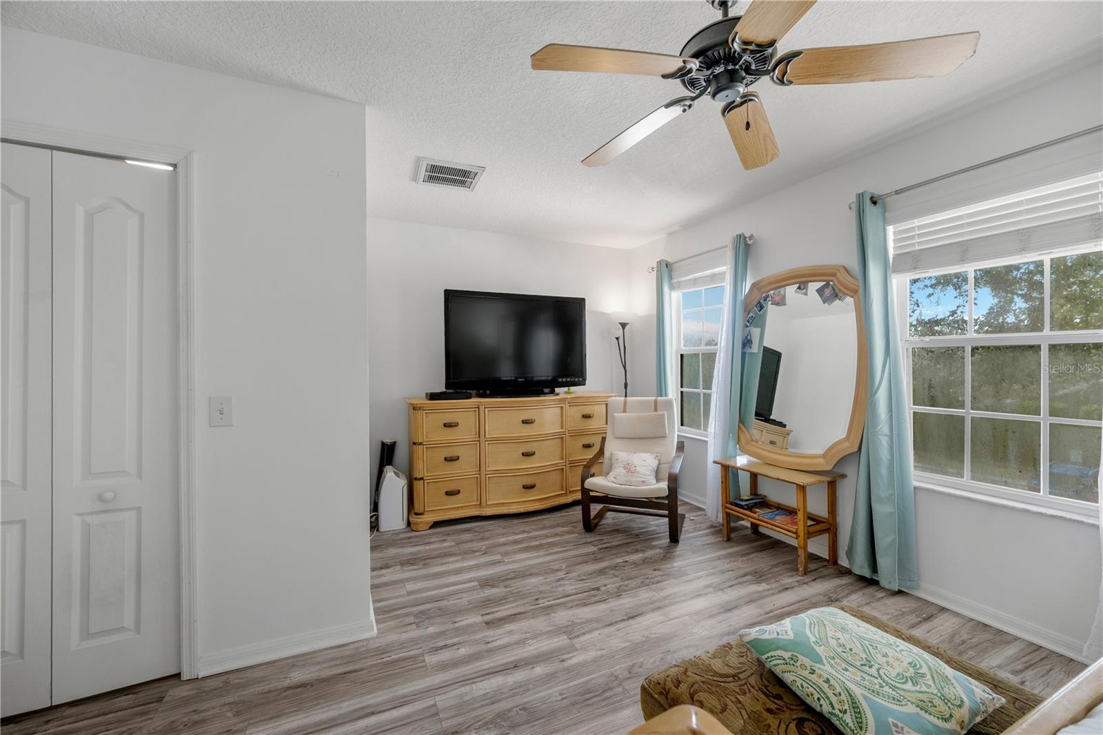 Image 22 of 67 For 3024 Girvan Drive