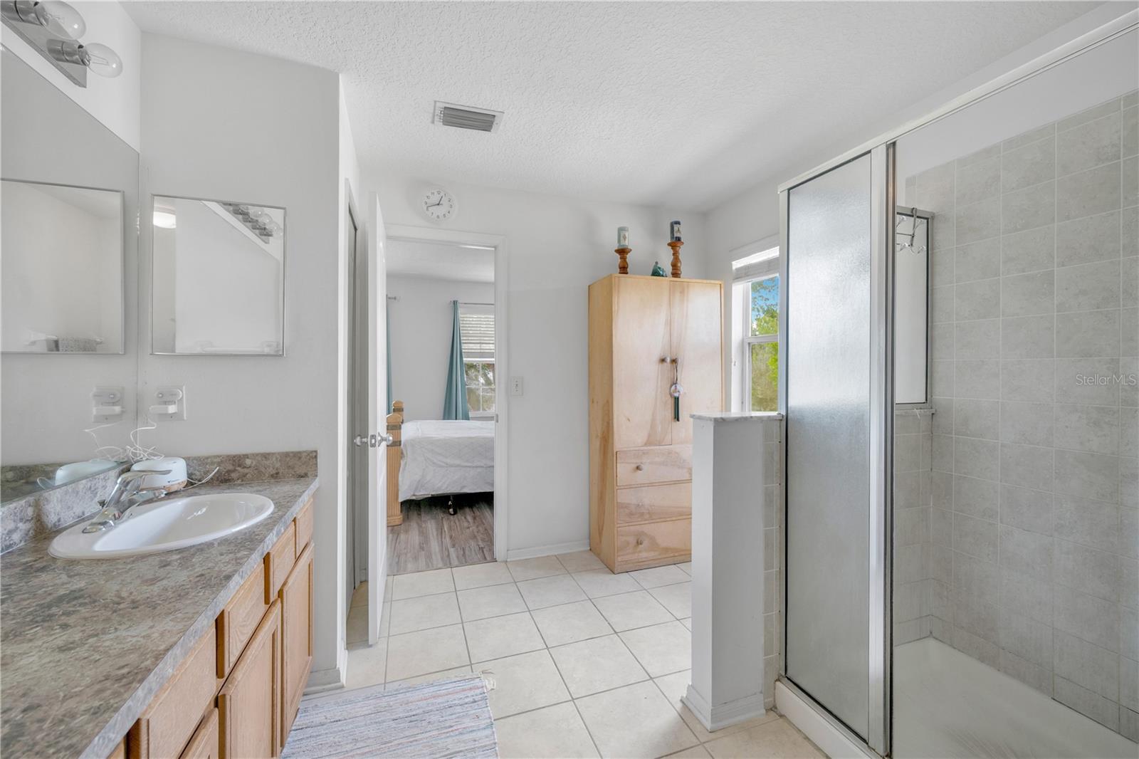 Image 23 of 67 For 3024 Girvan Drive